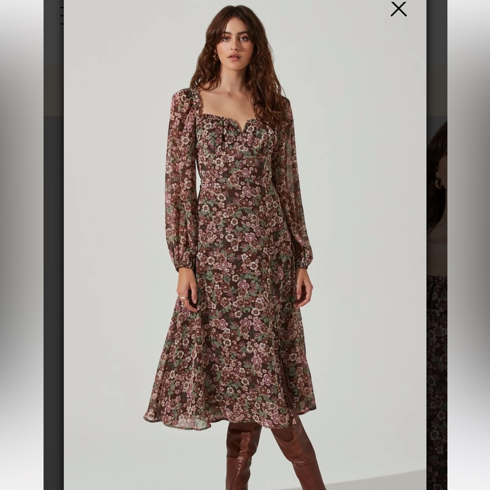 ASTR THE LABEL Floral V Front Long Sleeve Midi Dress